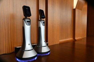 從市場拓荒到價值深耕 傅盛復(fù)盤18個月智能機器人銷售心得